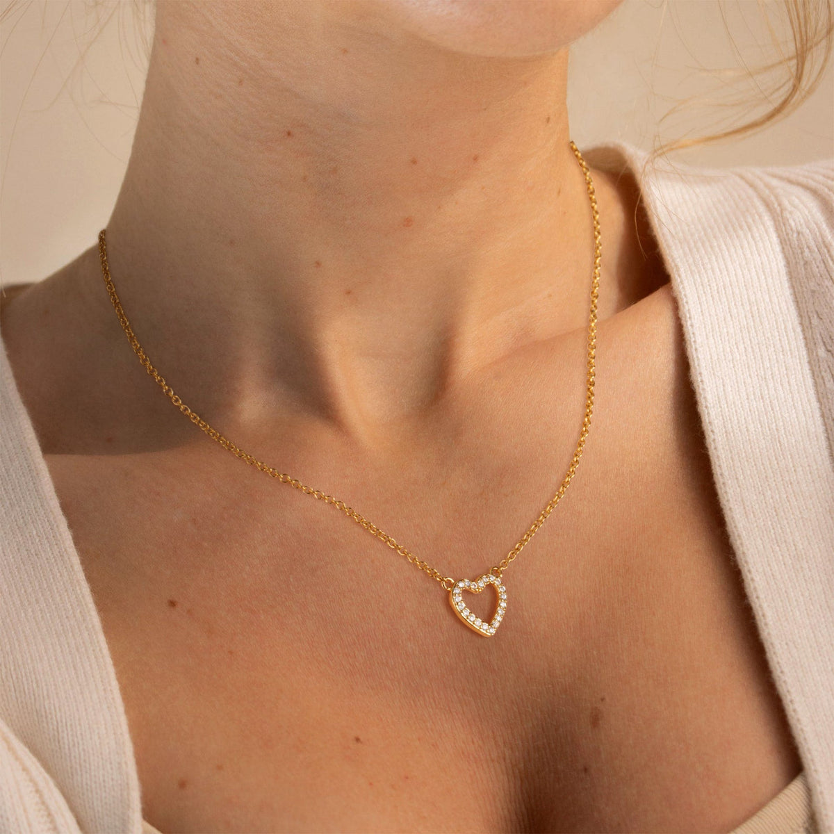 Tesmony Tiny CZ Heart Pendant Necklace